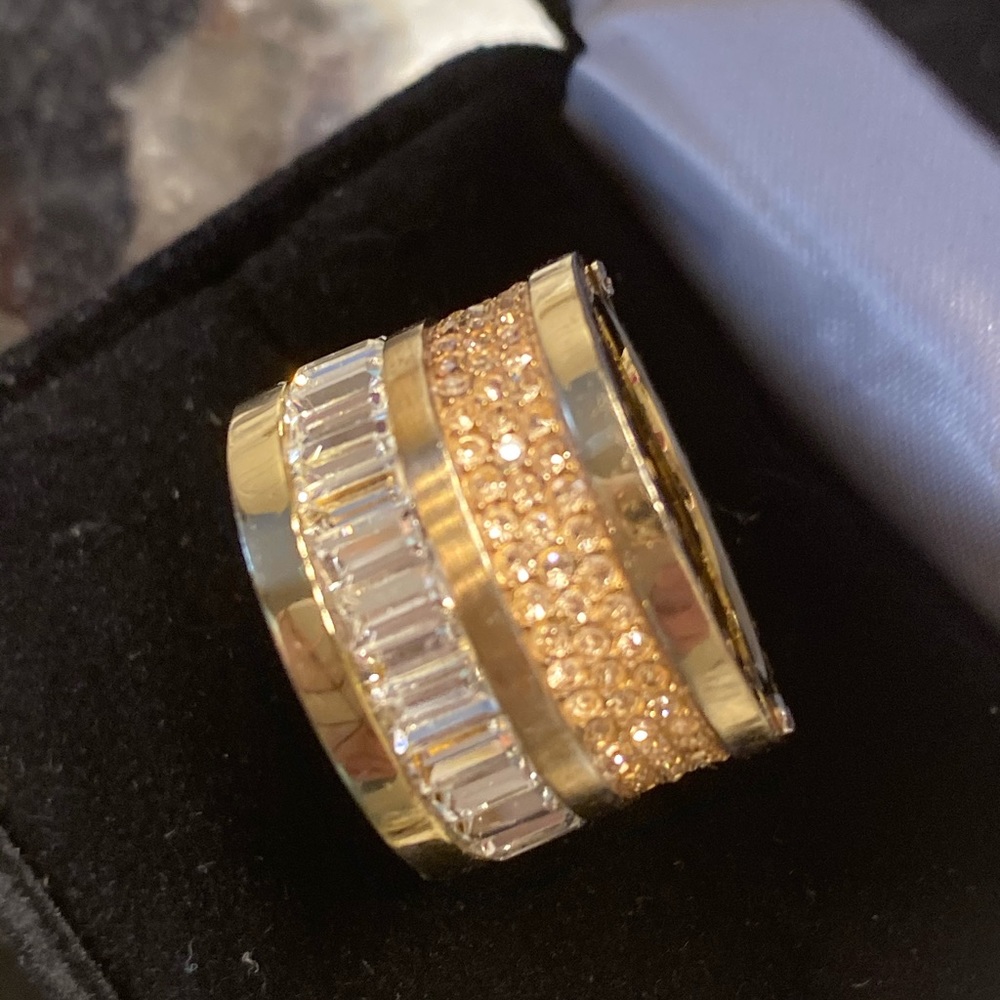 🤗💍Beautiful Michael Kors barrel ring💍🤗